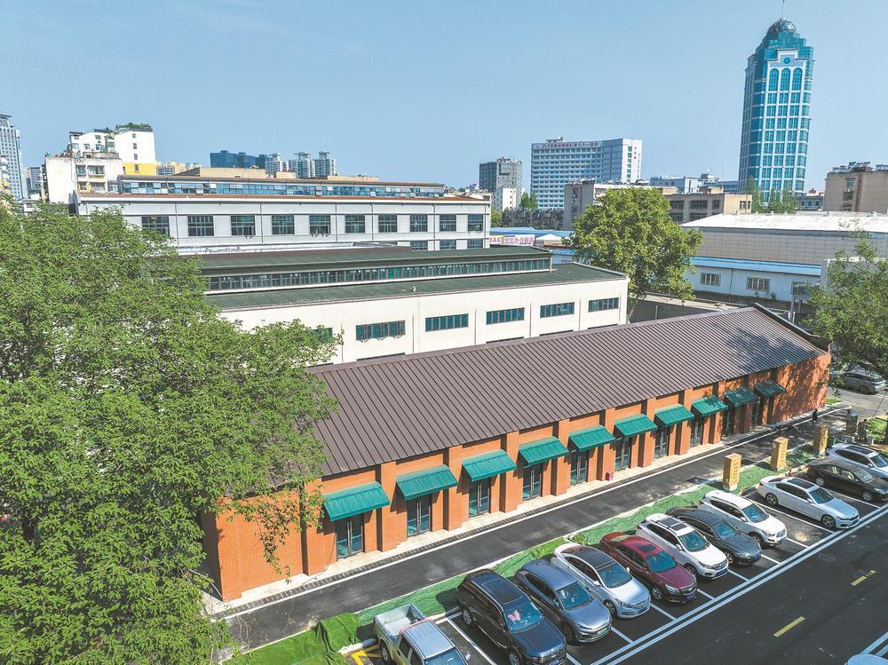 废弃的工厂建筑有新外观