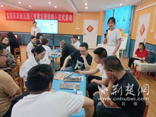 Xiangyang High-Tech Liuji Weizhuang社区发起了宣传活动，