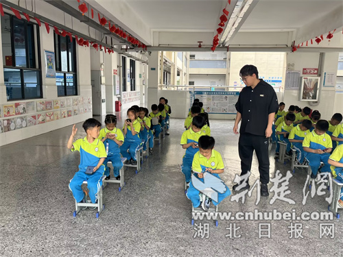 高科技第一中学数学核心识字竞赛点亮了学生思