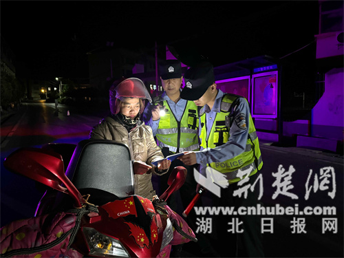 在五月天，Baokang县的社会保障稳定且很好