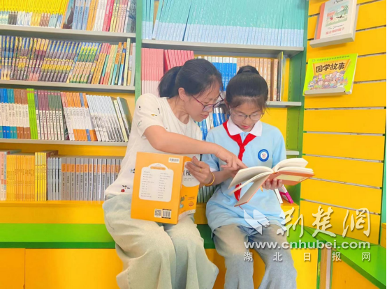 Zaoyang四州小型教育联盟：书籍的气味在校园里浸