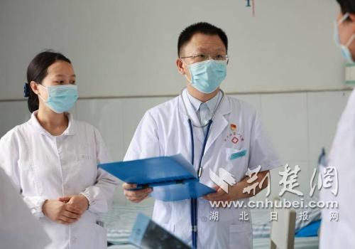 Laohekou First Hospital的肿瘤学系Shen Fan学习了医疗技