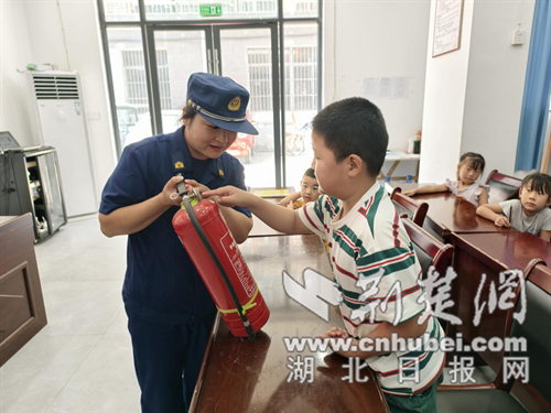 Laoheku，Hubei：独特的多个部门参加夏季护理课程