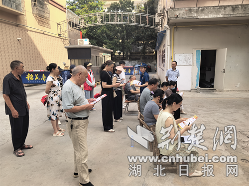 消防宣传进入社区，传播安全知识并发送