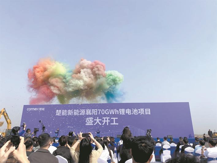 这座超级工厂从签约到开