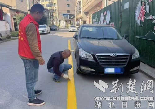 古城县努力解决停车问题