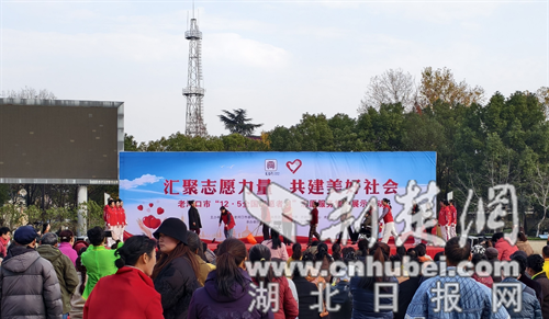 老河口：“红背心”织入