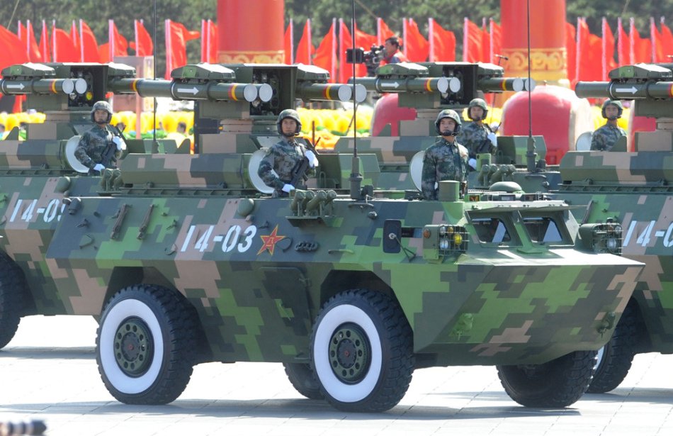2009年国庆大阅兵,重型反坦克导弹方队 新华社记者程敏摄