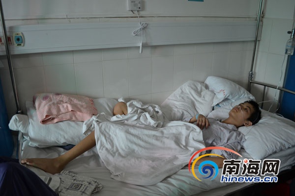 海南一15岁学生被同学刺伤心脏昏迷3个月未醒图