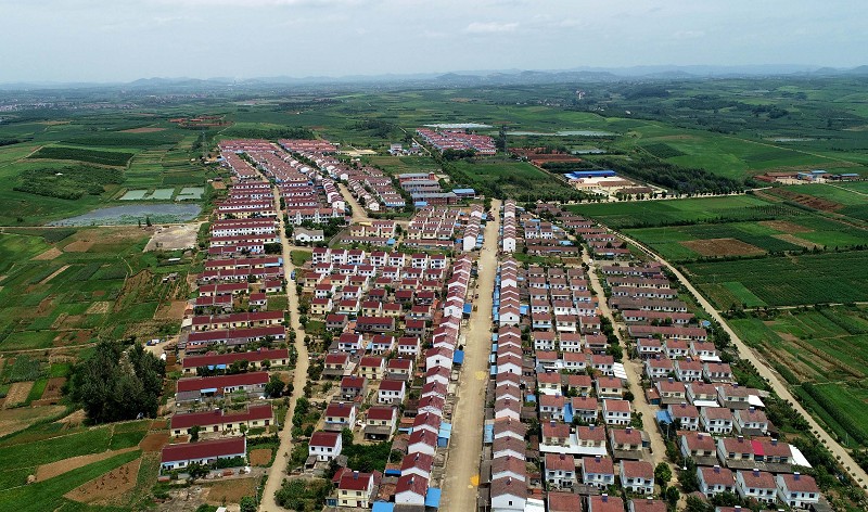 8月7日航拍的宜城市流水镇南水北调移民新村.