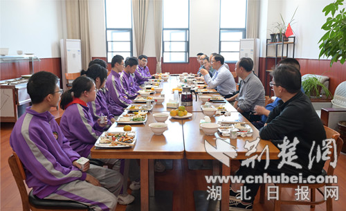 襄阳三中荣获襄阳新时代枫桥式工作法先进典型