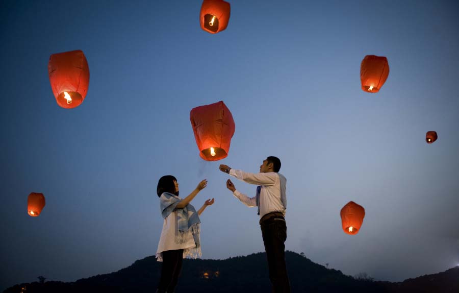 专家谈元宵节:上元夜放灯习俗始于东汉